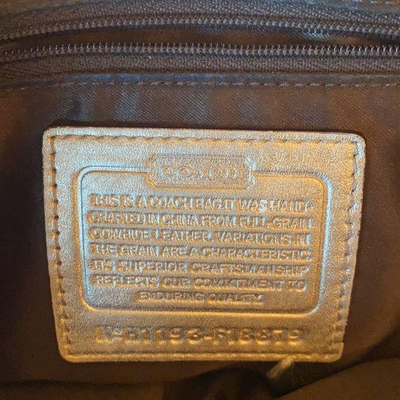 Coach Gold Metallic Leather signature handbag - Picture 9 of 10